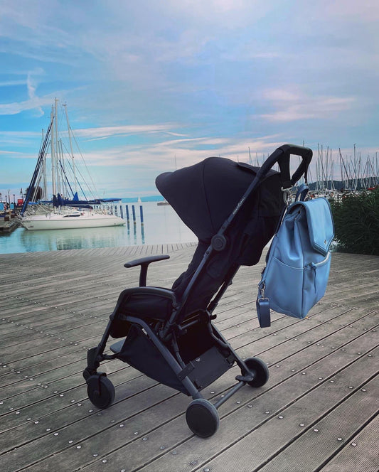 kis kerekű babakocsi